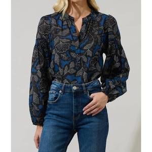 NEW SUGARLIPS aurina floral jamille split neck poplin top in navy-black